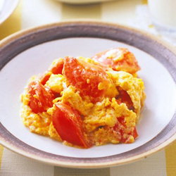 完熟トマトとチーズの炒り卵
